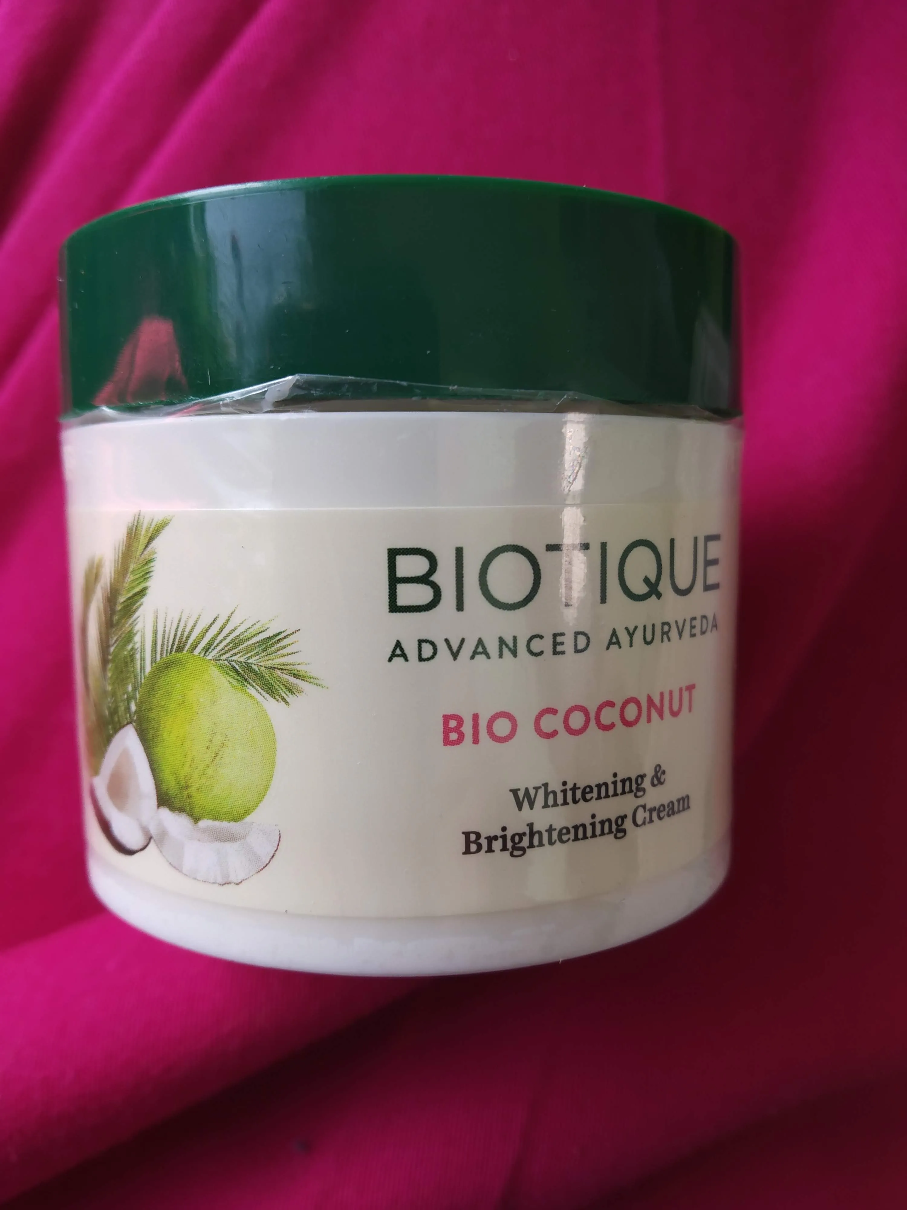 33332 biotique coconut cream brightening