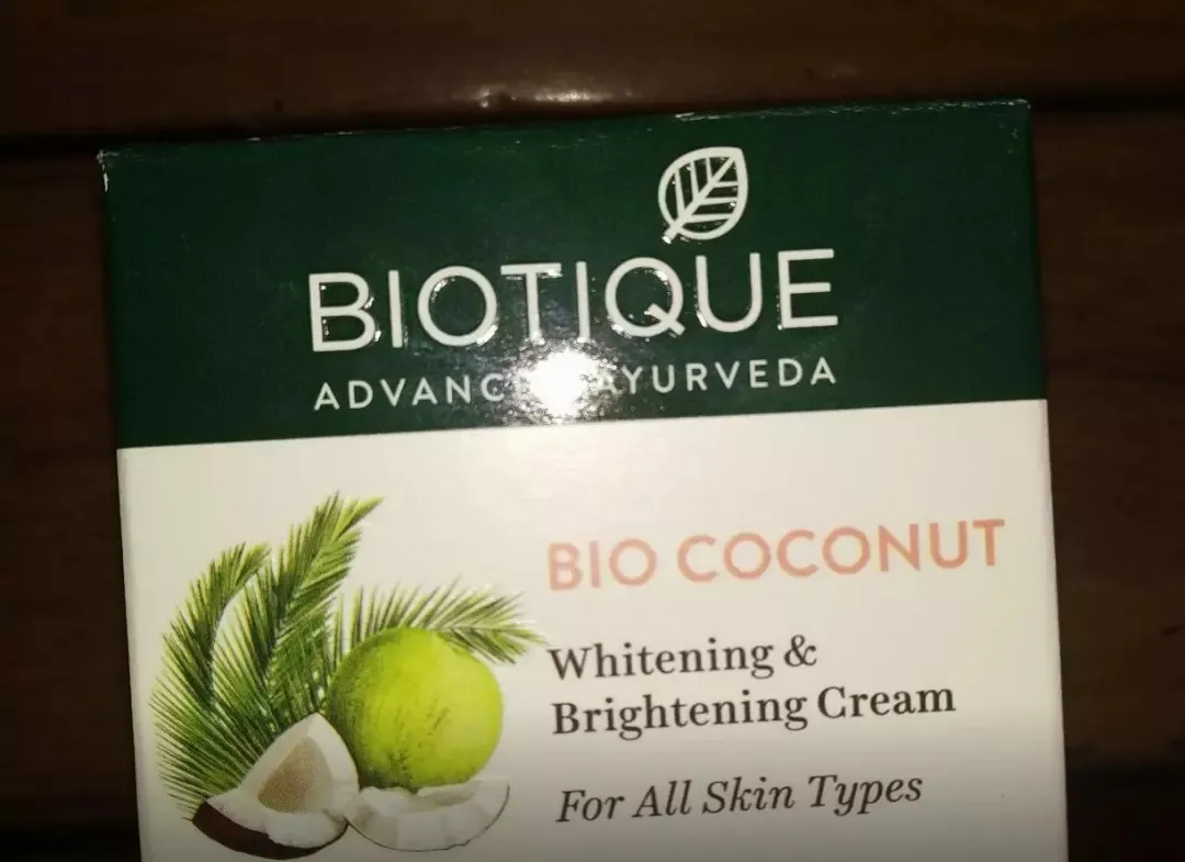 33332 biotique coconut cream hydrated skin