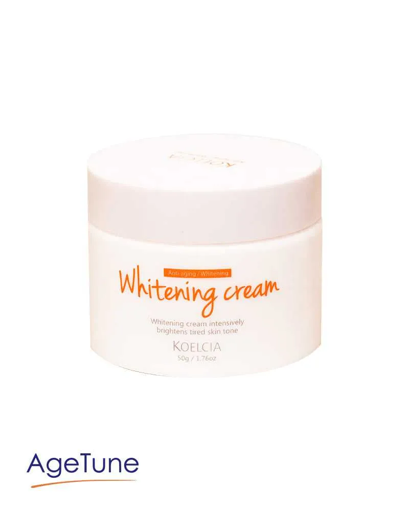 33412 applying cream face